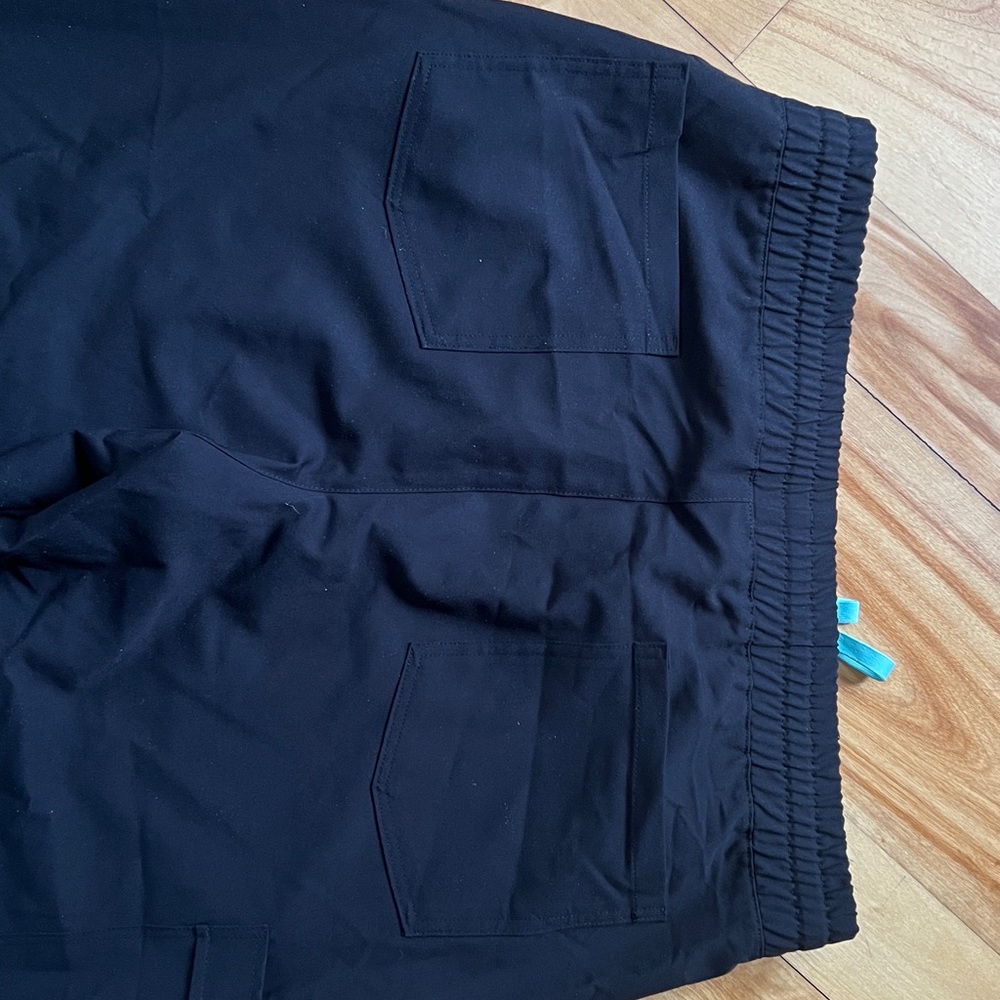 Women’s Black Garde Malade scrub pants with Teal Accents - Picture 6 of 6